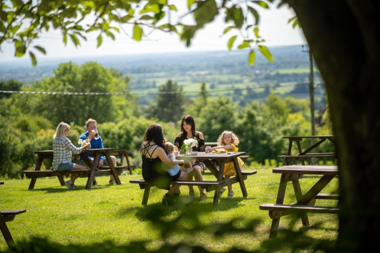 Rising Sun Pub, Restaurant And Rooms Lacock Exterior foto